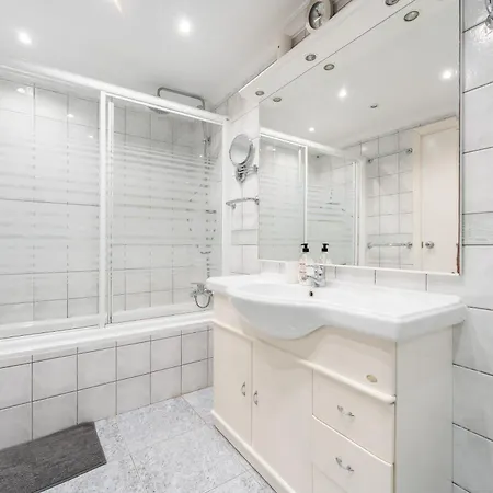 Penthouse In Old Town 아파트 푸엔히롤라